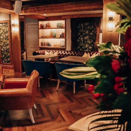 Lion & Swan Hotel Конґлтон Екстер'єр фото The interior of the restaurant