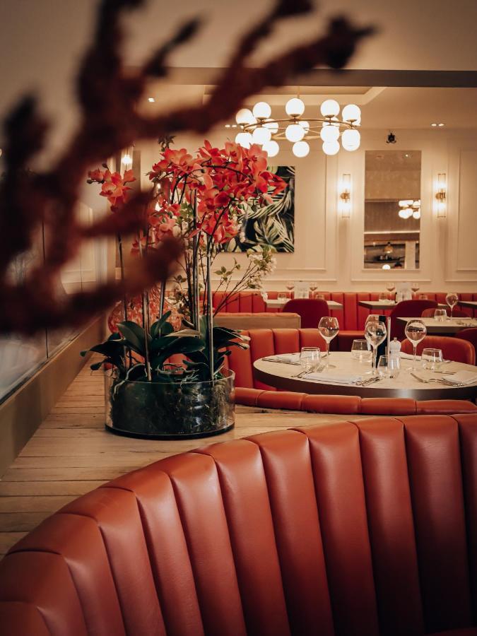 Lion & Swan Hotel Конґлтон Екстер'єр фото Interior of the restaurant
